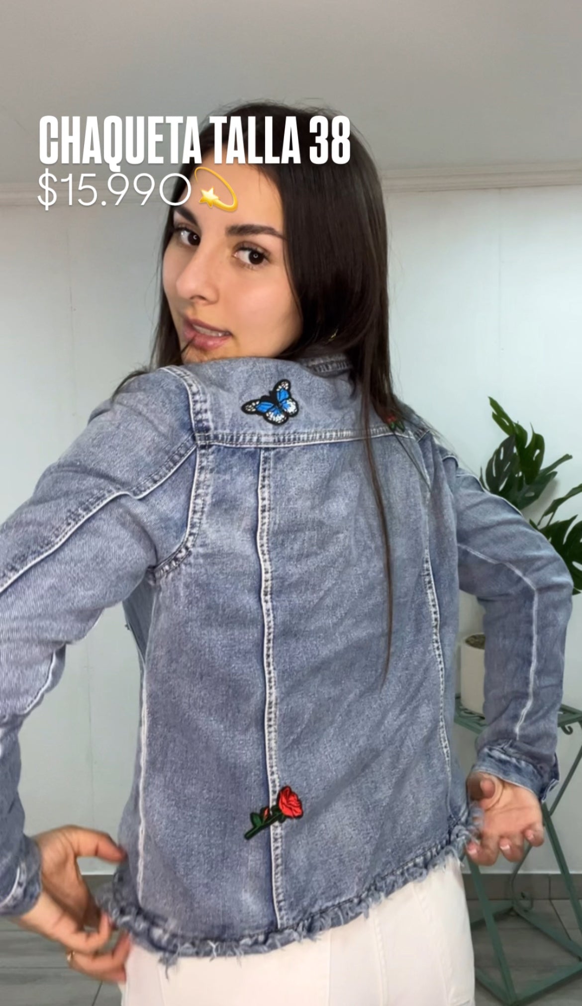 CHAQUETA TALLA M MEZCLILLA COM BORDADOS